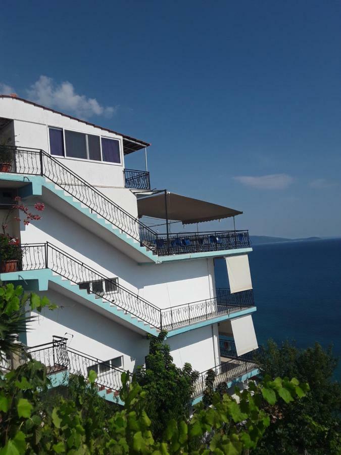 Odhisea Hotel Restaurant Qeparo Ngoại thất bức ảnh